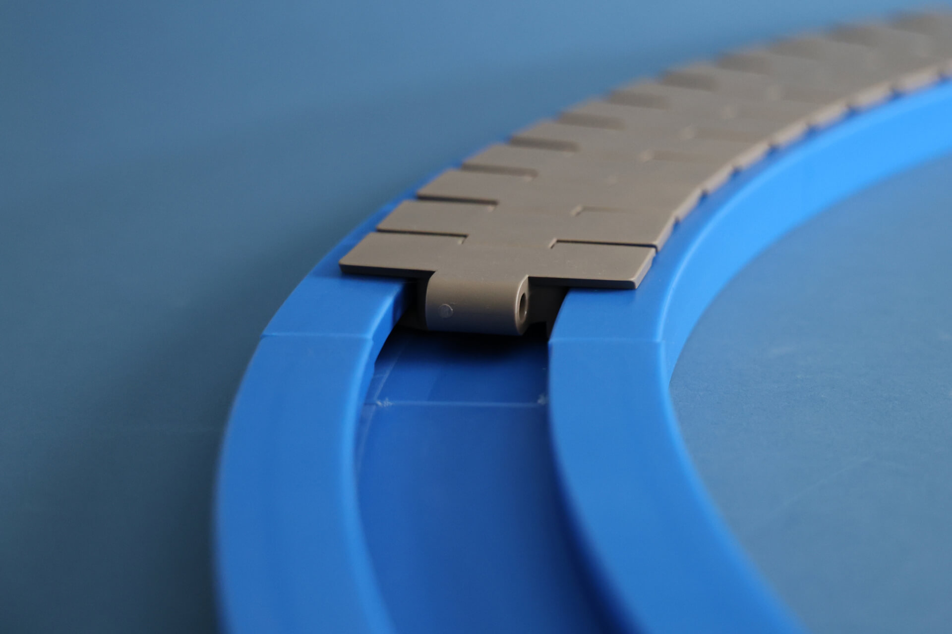 Roller and Table Top Chain Guides for Material Handling